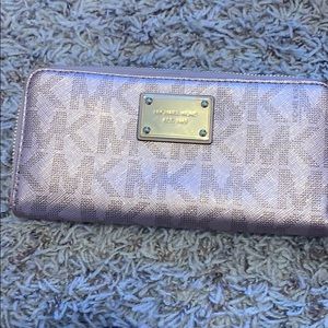 Micheal kors wallet
